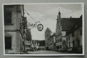 AK Dinkelsbühl / 1920-1940 / Rothenburgerstrasse mit Greifenschild / Strassenansicht